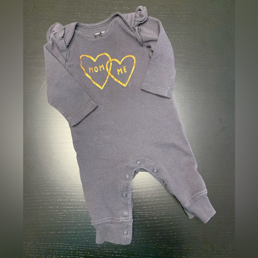 ⭐️2/$11.00⭐️-Carter's 3m Grey Footless One Piece with Golden Hearts Mom and Me